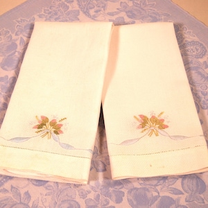Vintage Embroidered White Linen Tea/Guest/Hand Towels, Set of Two