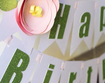 Gartenparty Geburtstagsbanner mit rosa Blumen // Fee Banner // Tea Party // Happy Birthday