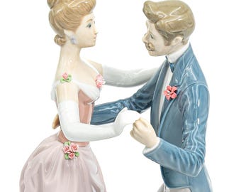 Lladró Anniversary Waltz Figurine #1372 - Retired Romantic Dancing Couple by Antonio Ballester (12.25")