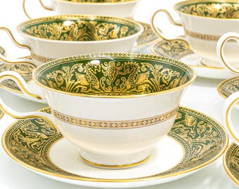 Wedgwood Florentine Dark Green Teacups and Saucers Set of 4 - Vintage English Bone China Peony Shape (W4170)