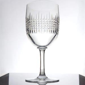 Kieliszek do wina Baccarat Nancy Crystal (wys. 15 cm) (ok. 1950–2002) – zabytkowy francuski kieliszek kryształowy, duży, francuski kieliszek do czerwonego wina