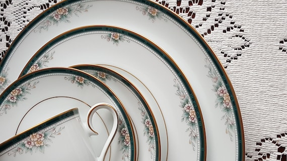 【レア】 Noritake 装飾品タイル レア】 Noritake 装飾品タイル 29 Piece Vintage Noritake M