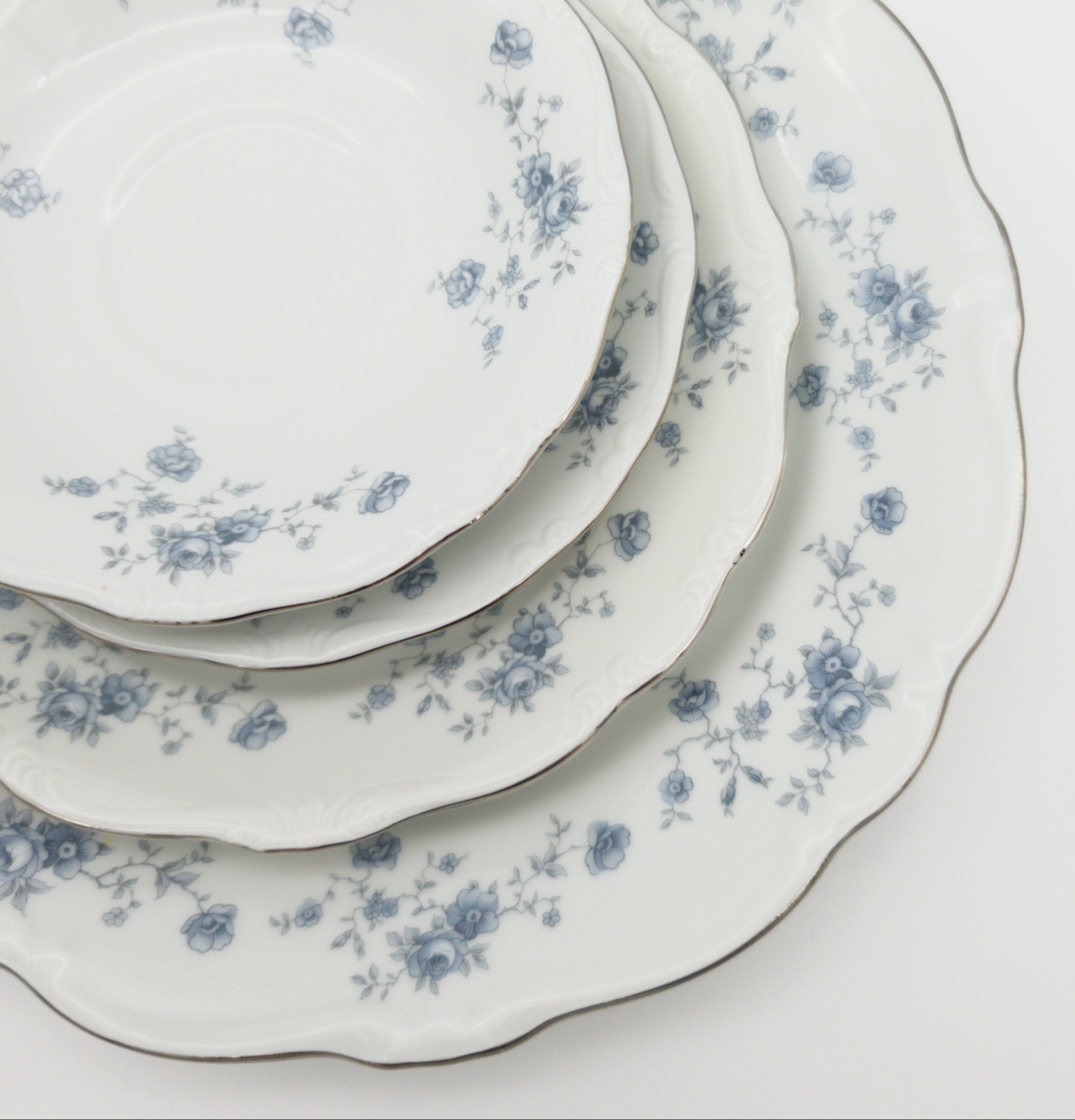 China Set for 8 Johann Haviland Blue Garland - 40 Piece, Light