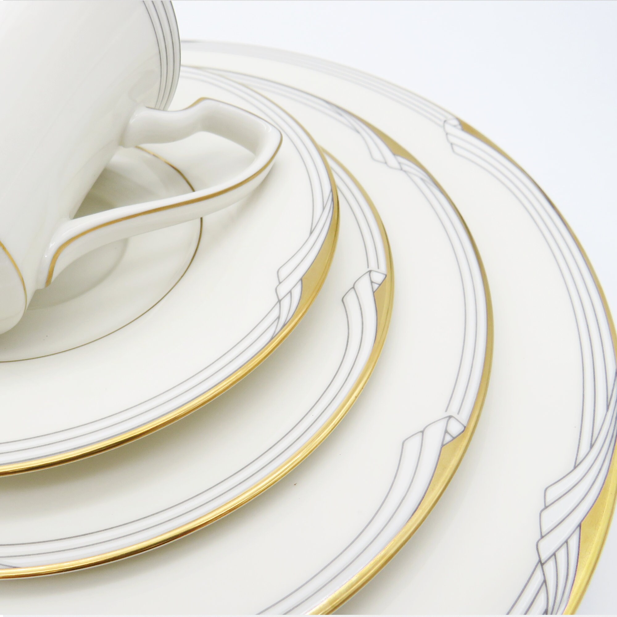 Noritake Golden Cove 40-piece Dinnerware Set: White & Gray