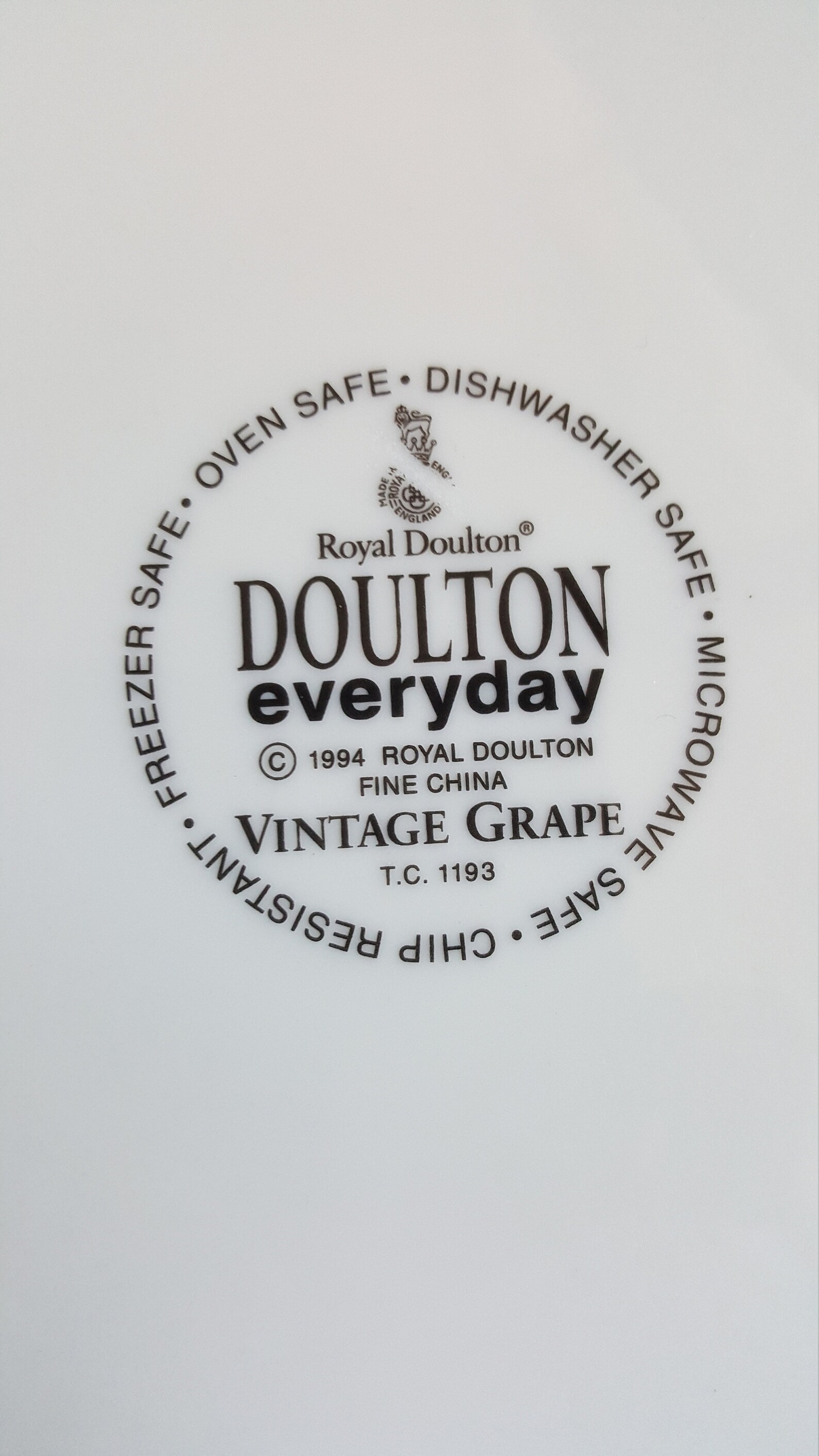 Oval Serving Platter Royal Doulton Vintage Grape Pattern Fruits & Green