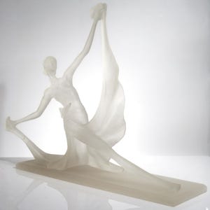 Grande scultura di ballerina smerigliata - The Dawn Dancer di Monique Sculptures Vintage Lucite Art Deco Ballet Gift per insegnante di danza Studio Decor