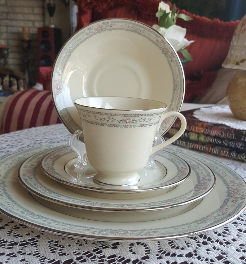 China Set for 8 Lenox Charleston Pattern 40 Piece Etsy
