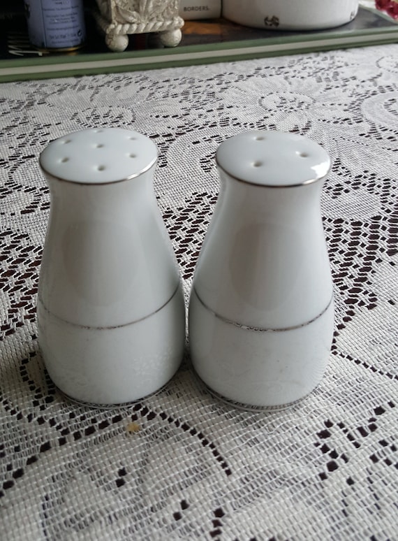 Salt Shaker Mint ConditionPlatinum TrimGORHAM SALT SHAKER