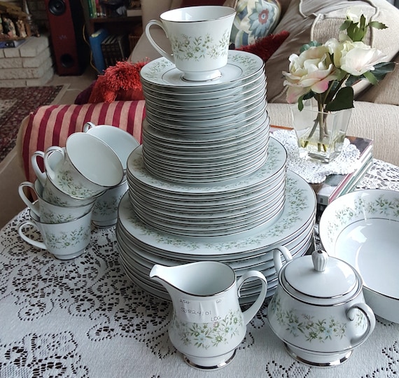 China Set for 8 Noritake Savannah Complete Dinnerware Set 45 China Set for 8 Noritake Savannah Complete Dinnerware Set 45