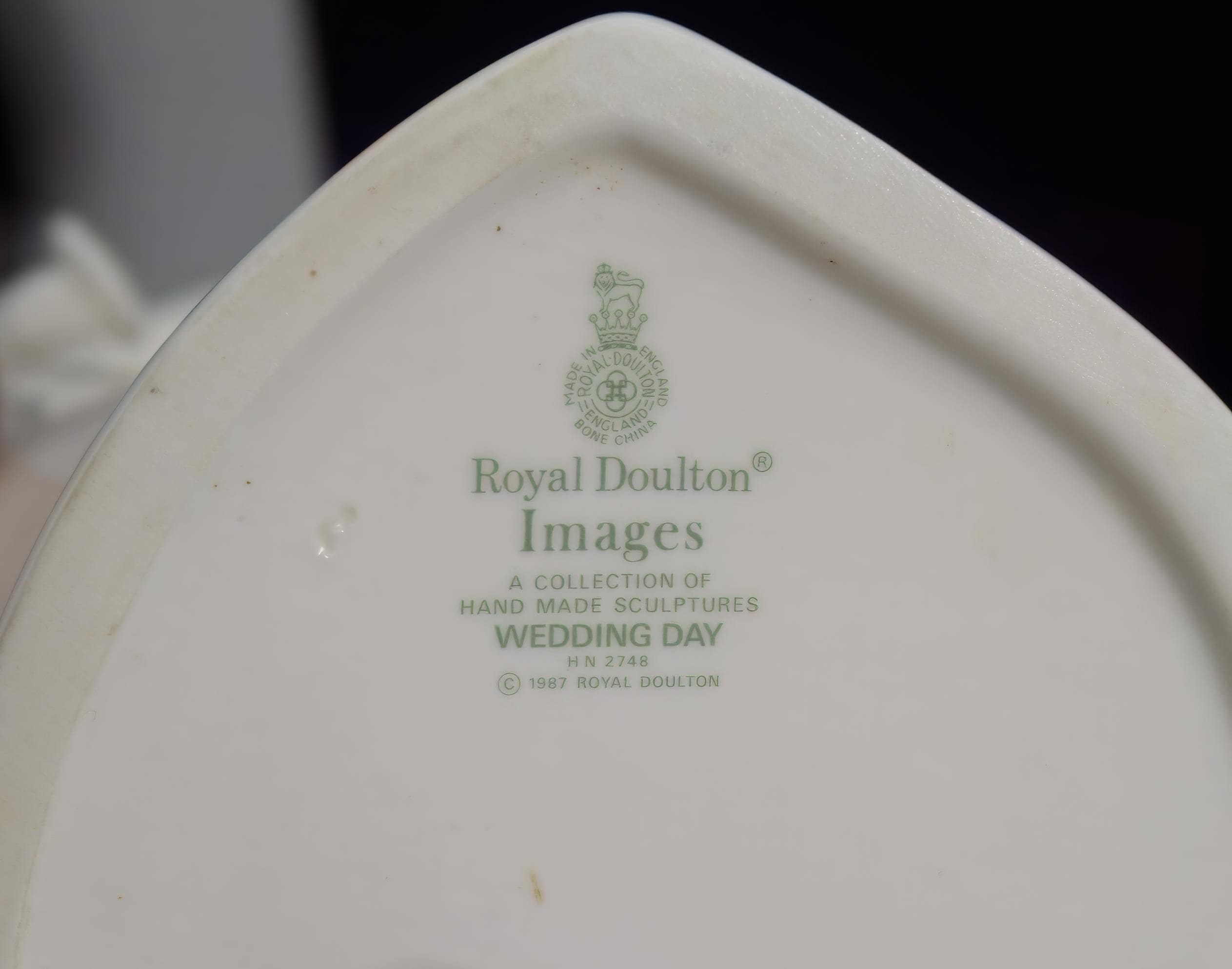 Wedding Day Royal Doulton HN 2748 (LLL) Wedding Day Royal Doulton HN 2748 (LLL)