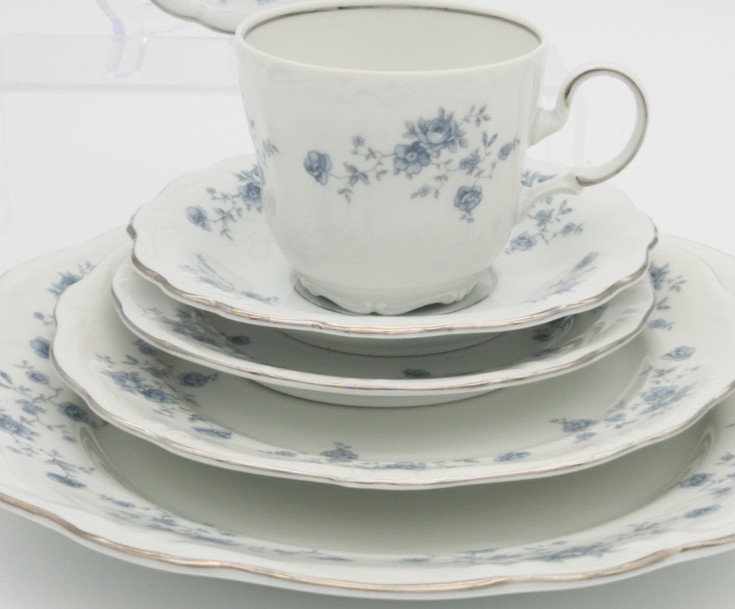 China Set for 8 Johann Haviland Blue Garland - 40 Piece