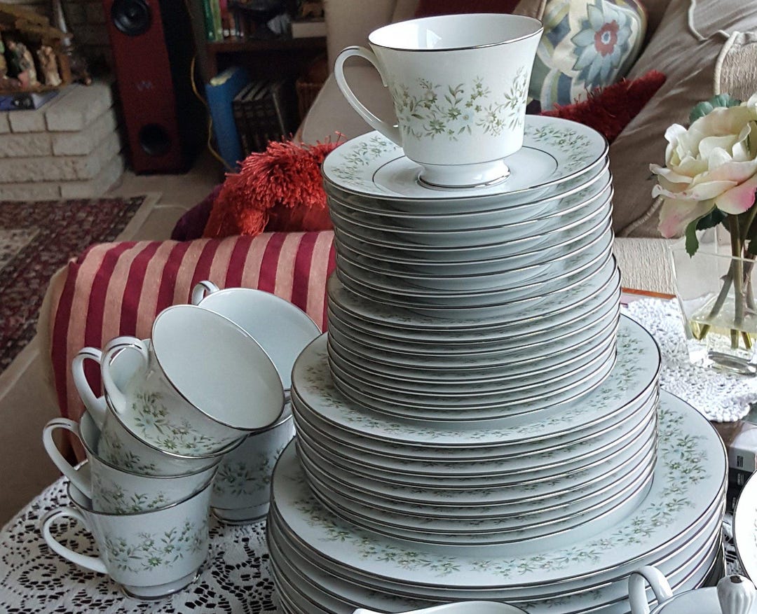Noritake Savannah | China Set for 8 | 40 Dinnerware Platinum Trim