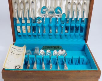 Vintage Oneida Tudor Silver Plate Flatware Set 62 Piece Complete