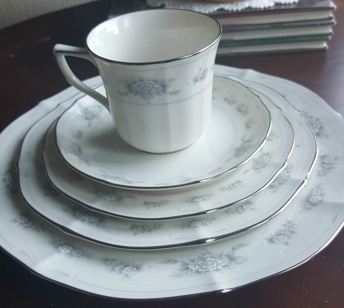 Noritake Southern Lace China Set for 4 20 Piece Dinnerware Etsy