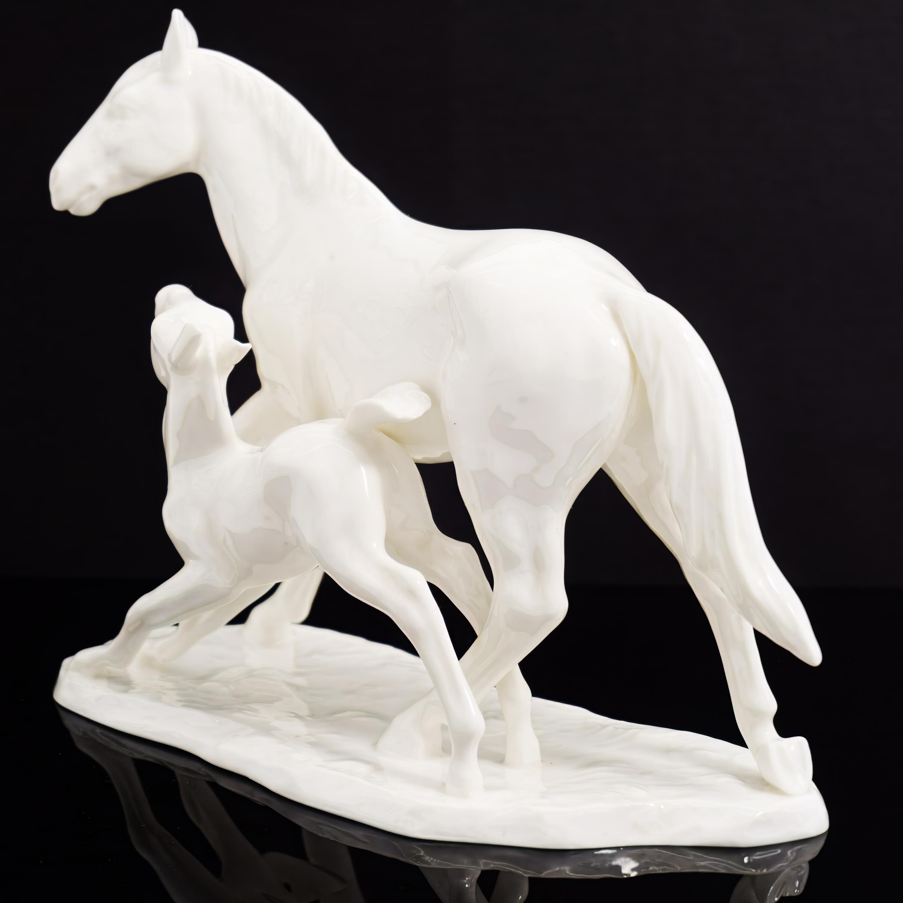 Noritake ノリタケ 陶器 置き物 馬 置物 “跳ね馬” | ノリタケ食器公式