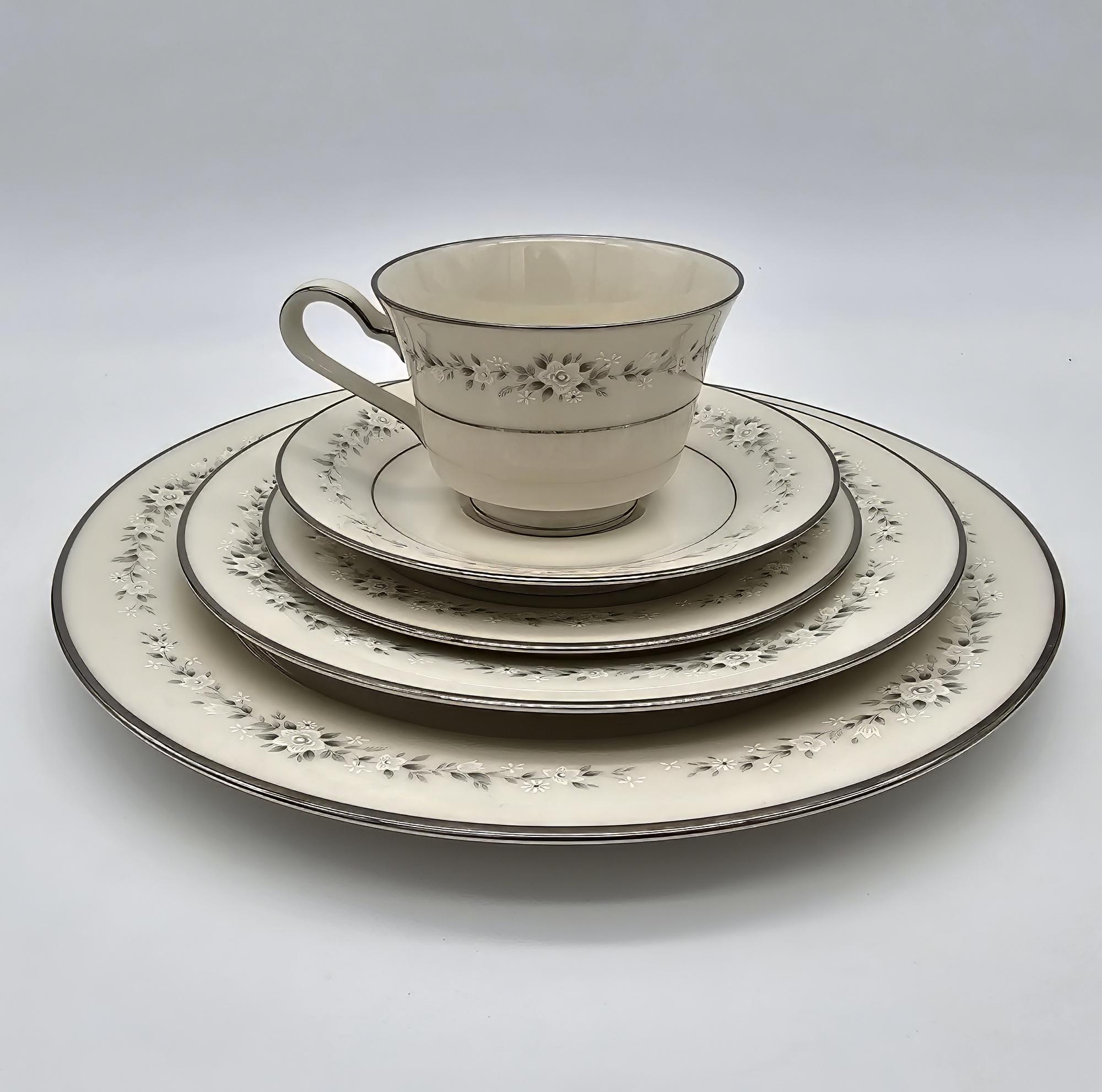 Noritake Heather 40-piece China Set, Set for 8, Vintage