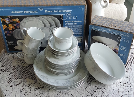China Set for 8 Johann Haviland Royal Lace Dinnerware Set 55 Piece