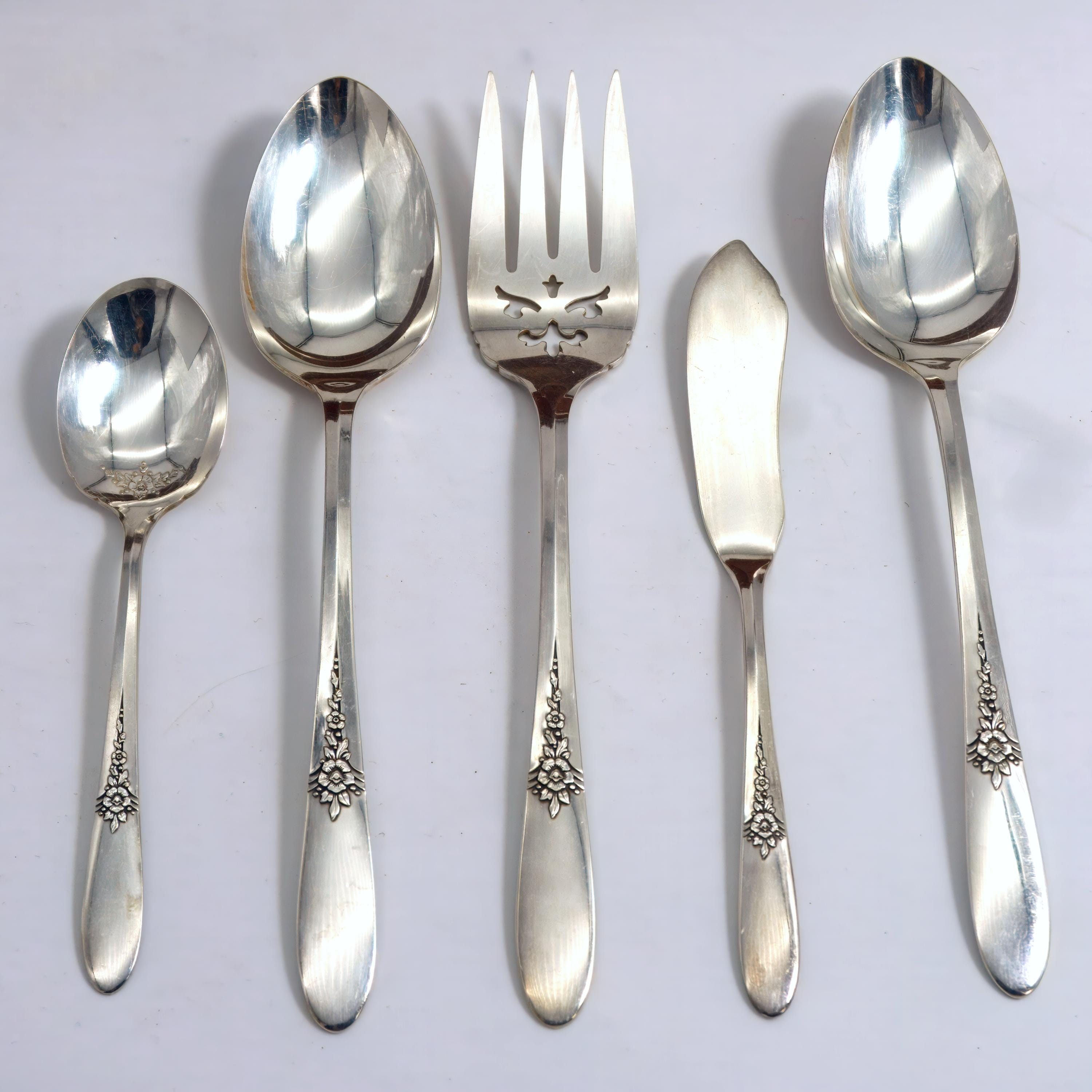 Vintage Oneida Tudor Silver Plate Flatware Set 62 Piece Complete