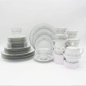 Noritake Marywood Set for 6 Guest | 32 Pieces China Set with Sugar Bowl and Creamer | Blue Floral and Platinum Trim | Luxury Dinnerware