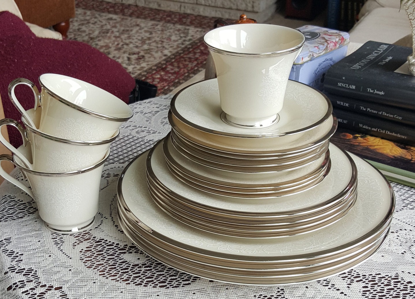 LENOX Moonspun 20 Piece China Set for 4, Wedding Gift Cream Body