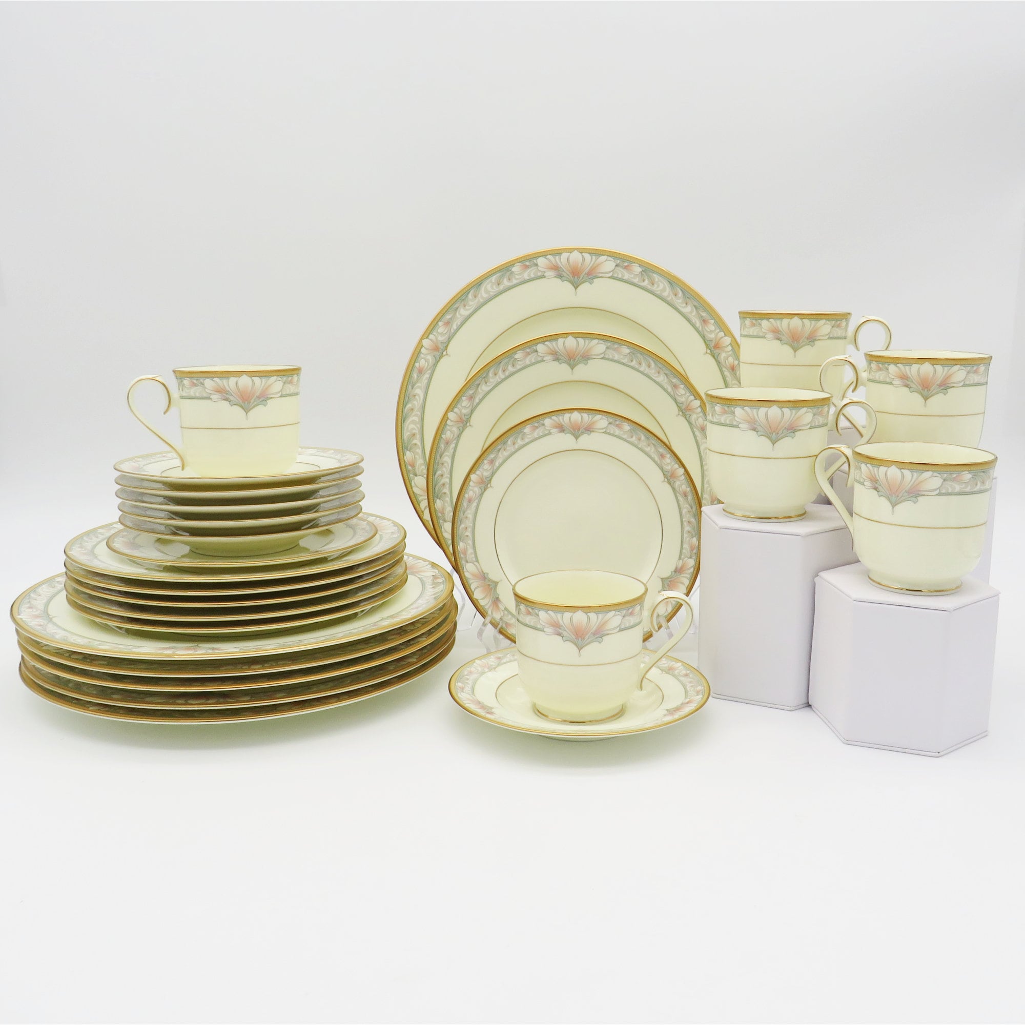 China Set for 8 Noritake Barrymore (40-pieces) | Complete