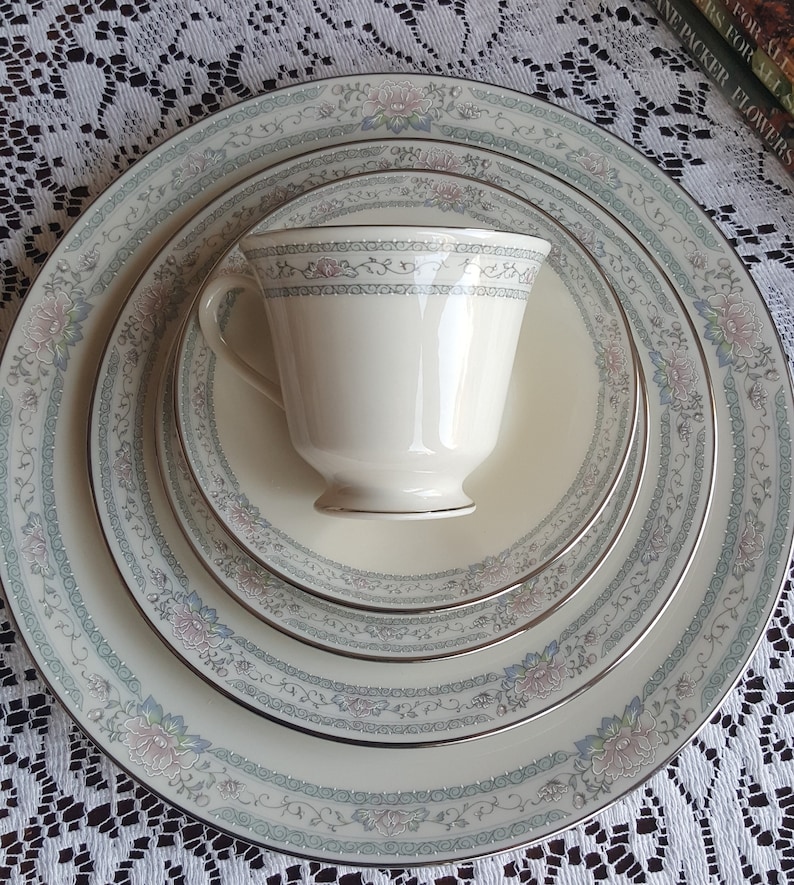 China Set for 8 Lenox Charleston Pattern 40 Piece Etsy