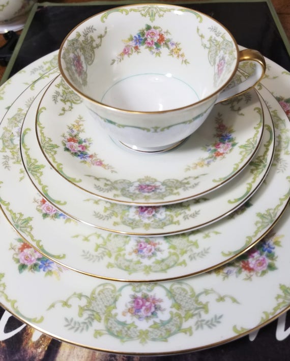 China Set for 10 Guests | Noritake Glendola (79-piece) | Perfect
