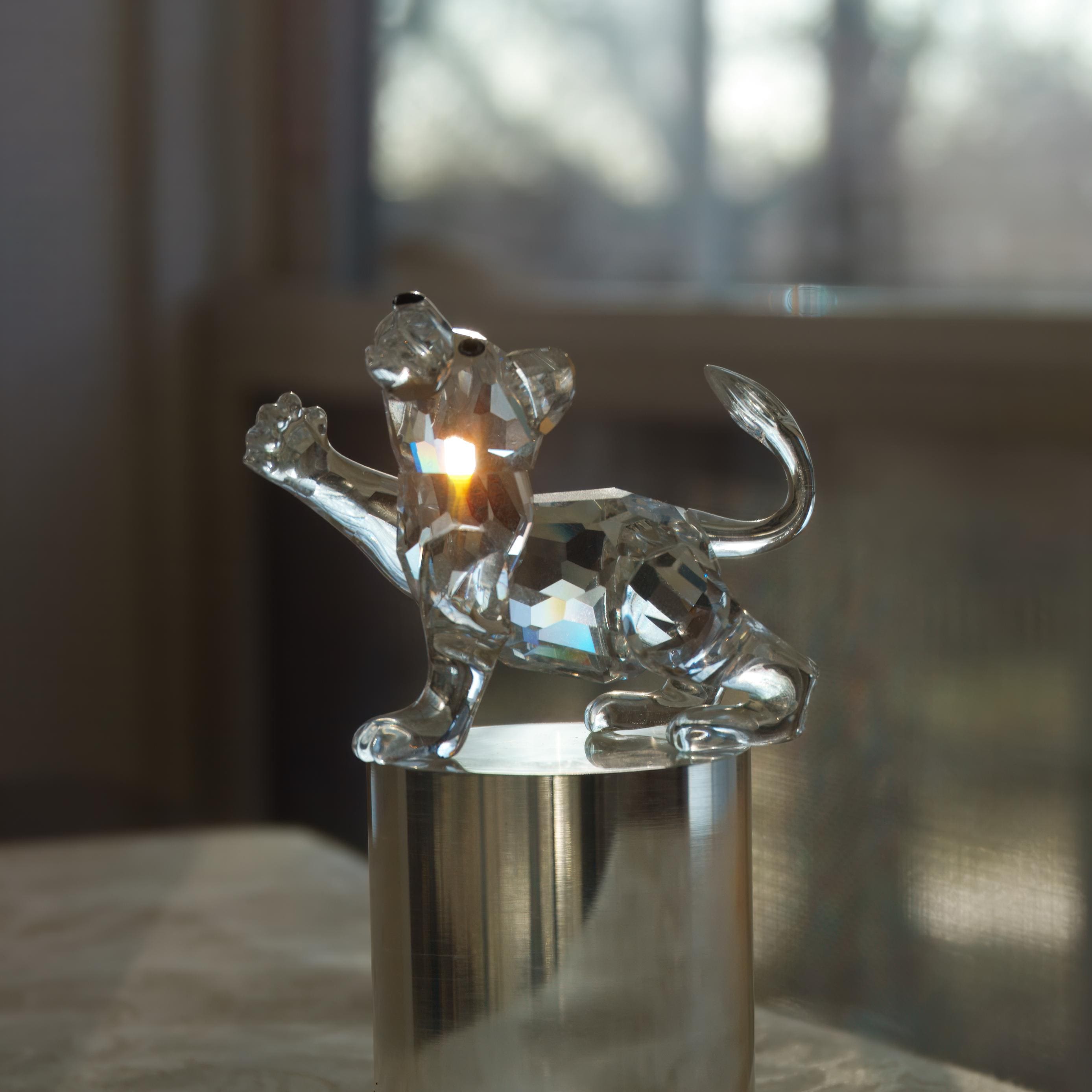 スワロフスキー　子ライオン　LION CUB Swarovski Crystal Lion Cub Figurine | Tiny Crystal Animal Figurine