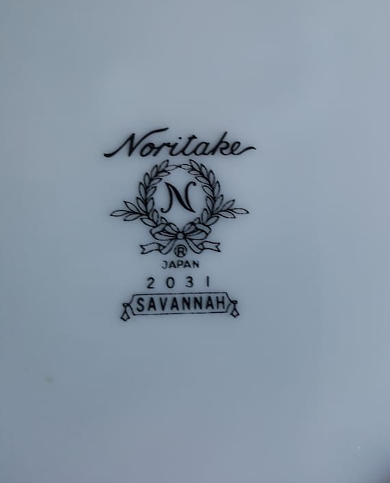 め*い様 Noritake 4人分セット シグニチャー チェーン柄　プラチナセッ め*い様 Noritake 4人分セット シグニチャー チェーン柄