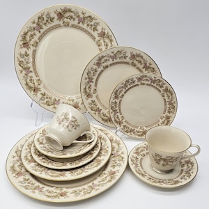 Lenox Helmsley | Service for 2 | Fine China Set | Floral Elements and Gold Trim | Luxury Gift | 10 Piece Dinnerware set | Thanksgiving