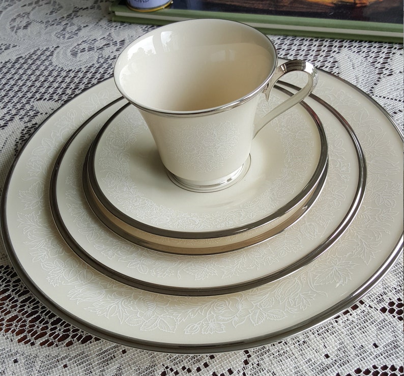 China set for 4 LENOX Moonspun 20 Piece China Set 5 Place Etsy
