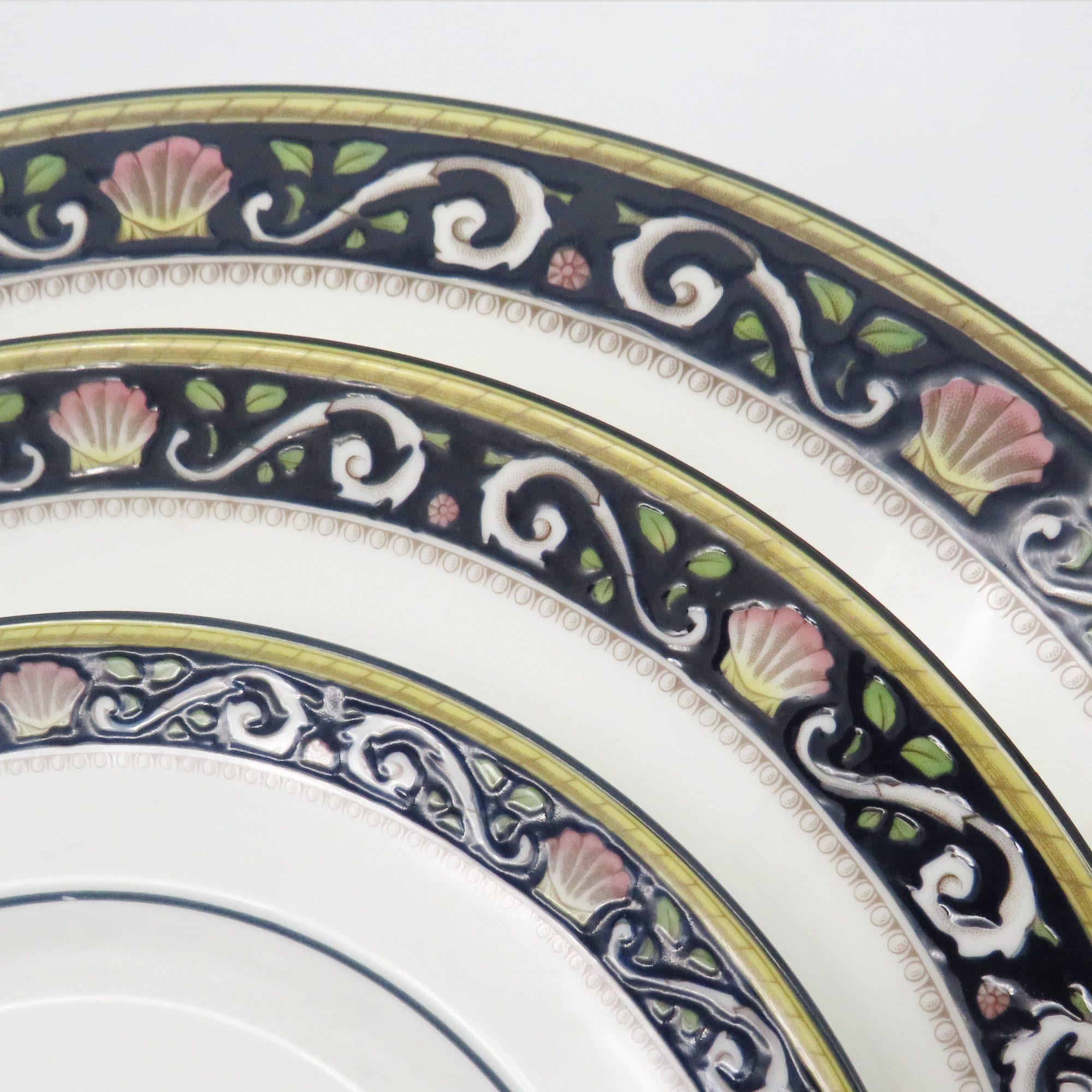 ウエッジウッド　RUNNYMEDE Amazon.com | Wedgwood Runnymede - Blue (W4472) Cup & Saucer