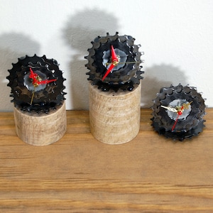 Tiny Cute Desk Clock