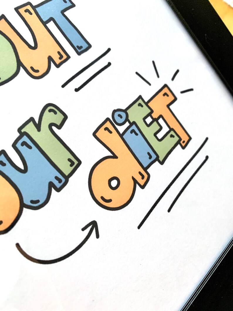 Puede incluir: Una ilustraci&oacute;n colorida de la frase "Ordena tu vida" con un esquema de color verde, azul, naranja y amarillo. Las palabras est&aacute;n delineadas en negro y tienen un estilo de dibujos animados.