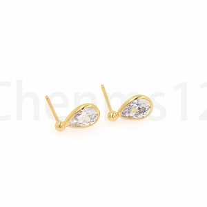 Micropavé CZ Diamond Charm, Teardrop Oorbellen 18K Goud Gevulde Drop Oorbellen, Diamond Stud Oorbellen, Sierlijke Drop Oorbellen, 6.5x11.5x3.5mm