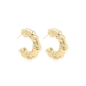 Sierlijke doorboorde oorbellen, maan oorbellen, 18K Gold Filled Moon Studs Earring, cadeau voor haar, cadeau voor haar, 34,5x35x8,5mm