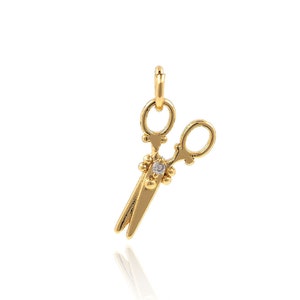 Colgante de tijeras con micropavé de circonitas cúbicas, chapado en oro de 18 quilates, regalo de barbero, collar de tijeras, accesorios de joyería DIY, 19,2 x 14 x 2,2 mm