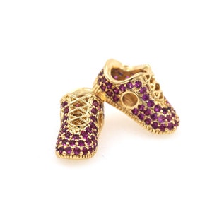 Cuentas espaciadoras de zapatos rellenas de oro de 18 quilates, cuentas espaciadoras de zapatos deportivos Micro pavé CZ, joyería deportiva, suministros para collares y pulseras DIY, 13,5*6,1*6,5mm