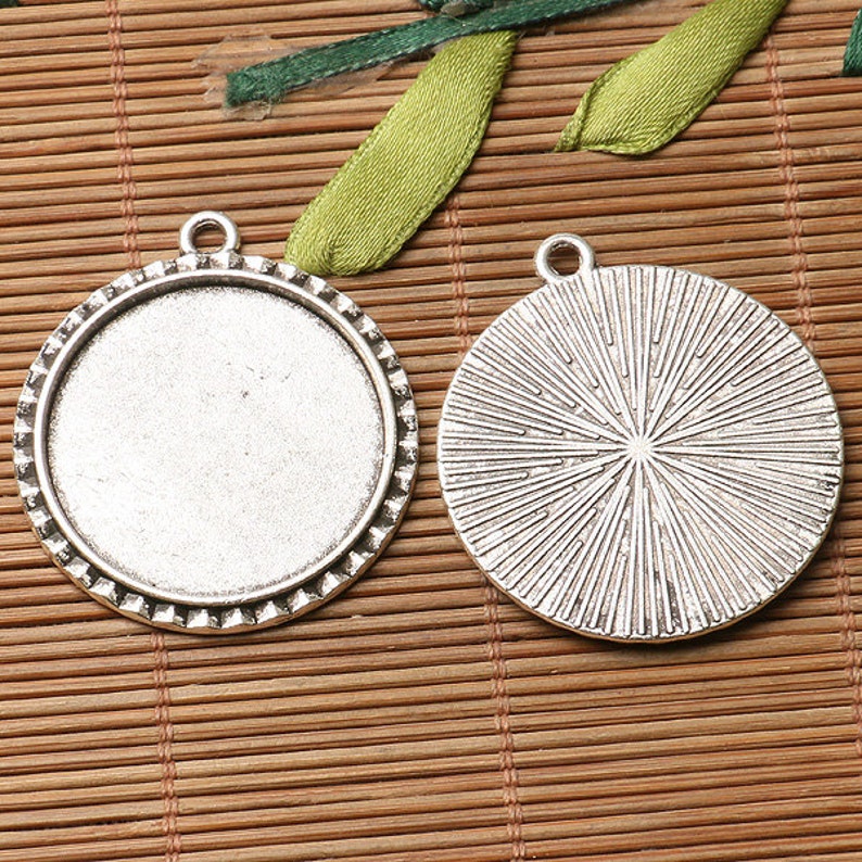 2pcs dark silver color floral rim round shaped cabochon setting in 30mm EF3157