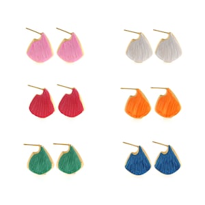 Beach Charm,Enamel Shell Earrings, 18K Gold Filled Scallop Earrings, Sea Life Stud Earrings, Scallop Charm,Nautical Charm,24x21x8mm