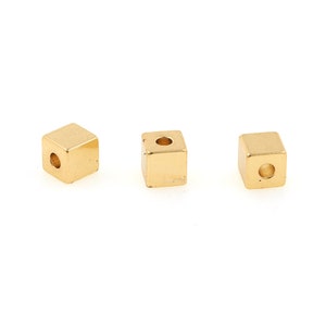 10 Stück, 18K Gold Filled Cube Spacer Perlen,Messing Lose Perlen,Quadrat Spacer Perlen，Armband Perlen,DIY Armband Halskette Zubehör，4 * 4mm
