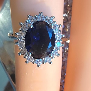 Anello di lusso Royal Diana, argento 925, zaffiro creato in laboratorio, anello con diamante Halo Carbon, regalo per lei, pietra portafortuna di settembre, anello Kate!