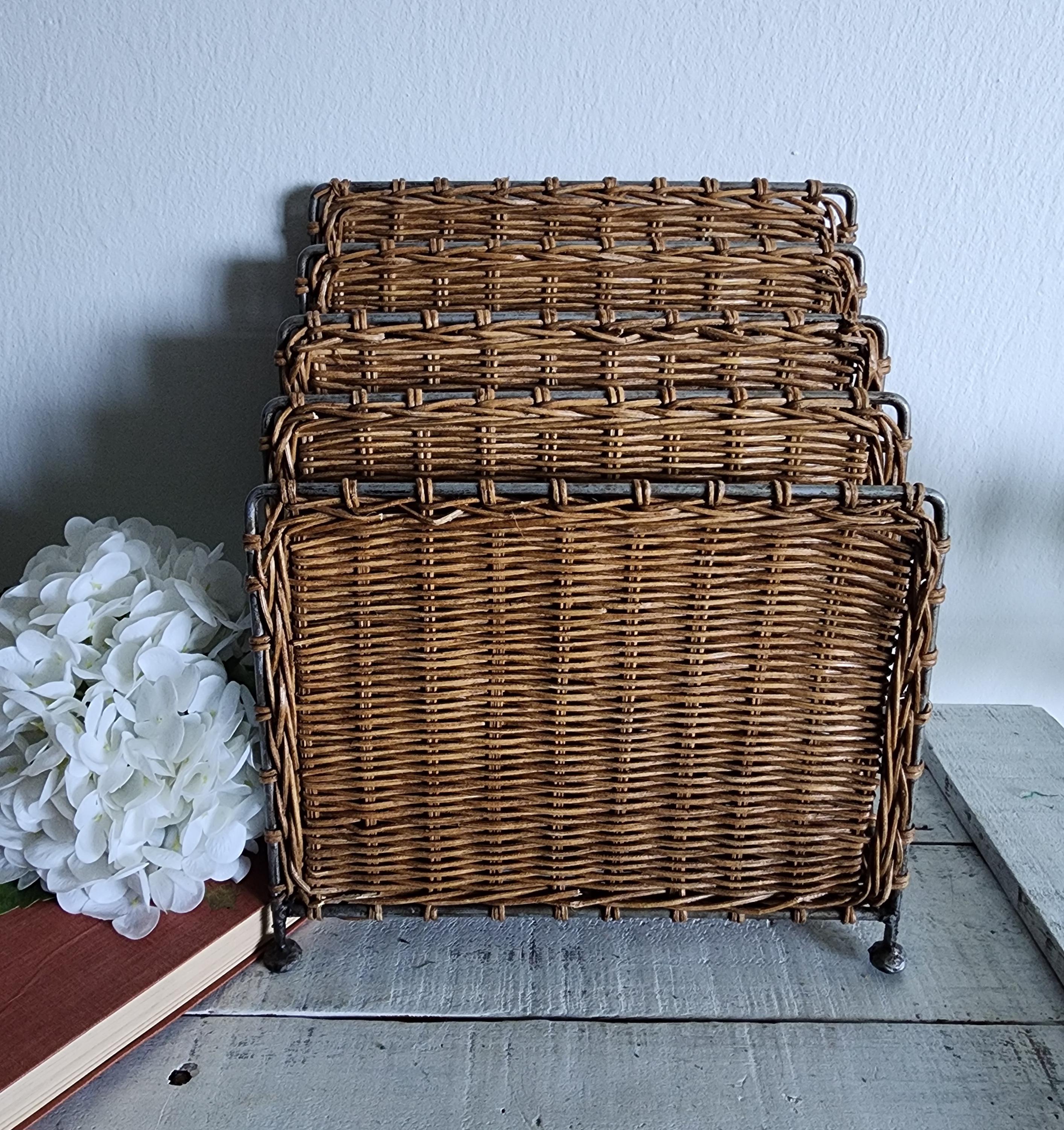 USアンティーク WINEL社製 木製のファイルキャビネット カードホルダー Vintage Woven Wicker & Metal Mail Letter Magazine Files Tiered