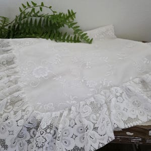 Vintage French Country Cottage White Lace Ruffled Pillow Sham Pillowcase Standard Size