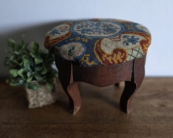 ヴィンテージ ボヘミアン スタイル 無垢材＆手刺繍トルコキリム フットスツール／オットマン
