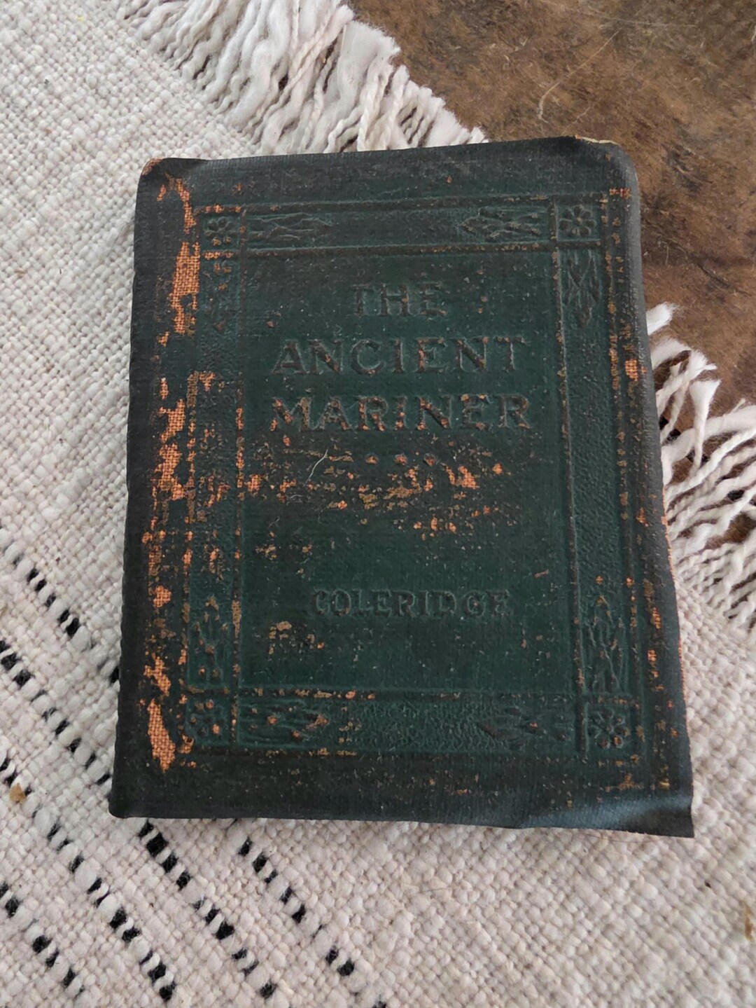 1881年　ミニチュアバイブル革装丁金装飾古書洋書 アンティーク ヴィンテージ 小型革装丁 図書館の本 コールリッジ著『老
