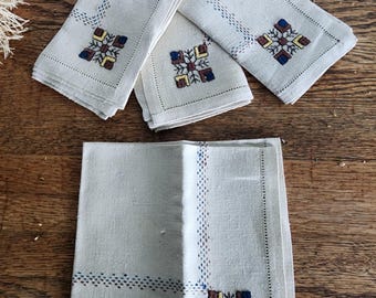 ヴィンテージ 5枚セット 刺繍入り 精巧な布ナプキン 11 x 13インチ 