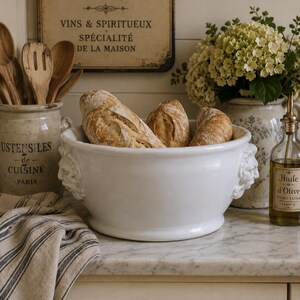 Vintage italienska kulinariska nödvändigheter glaserad vit keramik lejonhuvud cache kruka / planteringslåda / ishink / vinkylare - enorm 22” bred