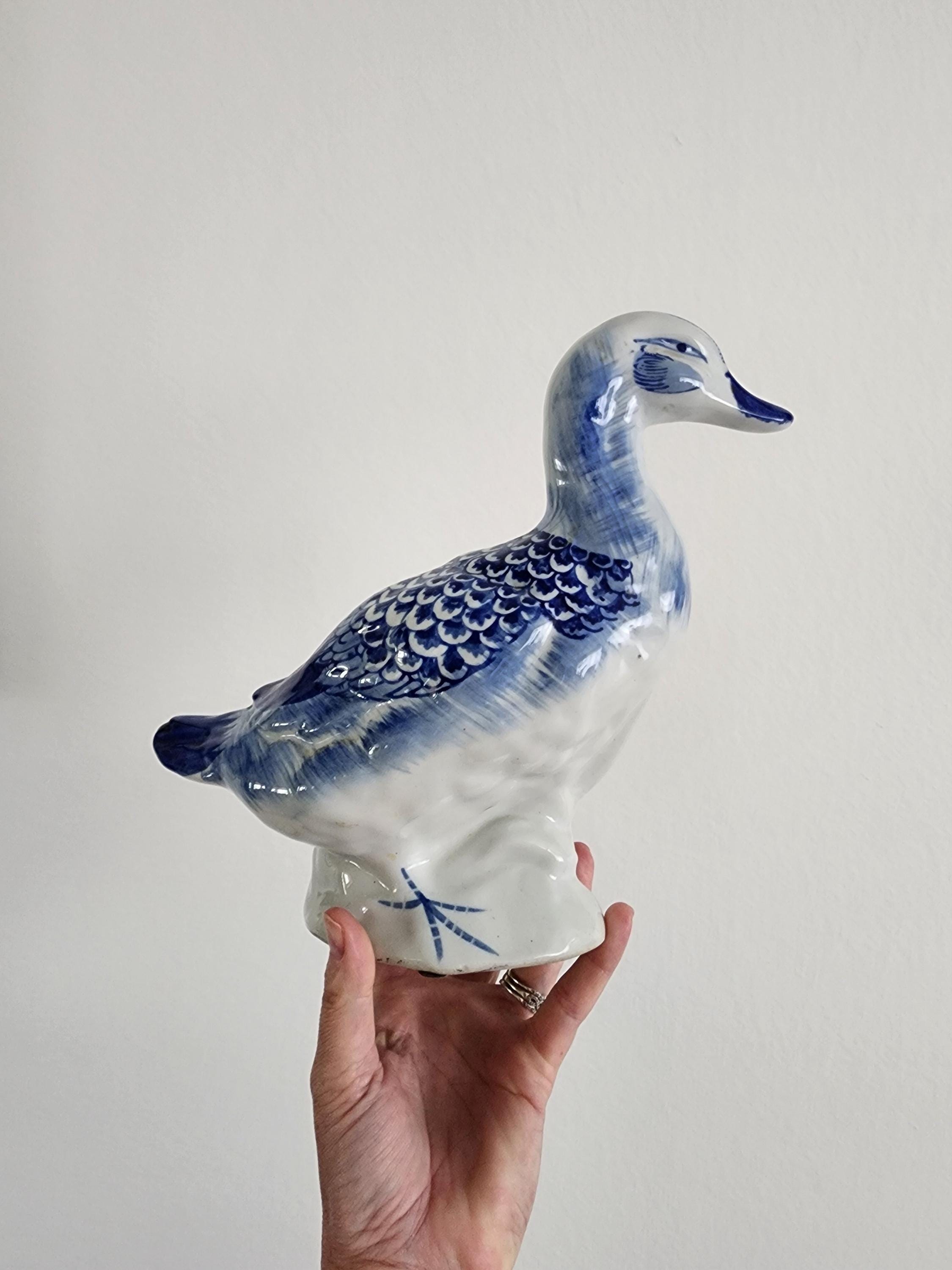 ヴィンテージの大型陶器製アヒル鳥コバルトブルー＆ホワイト手描き