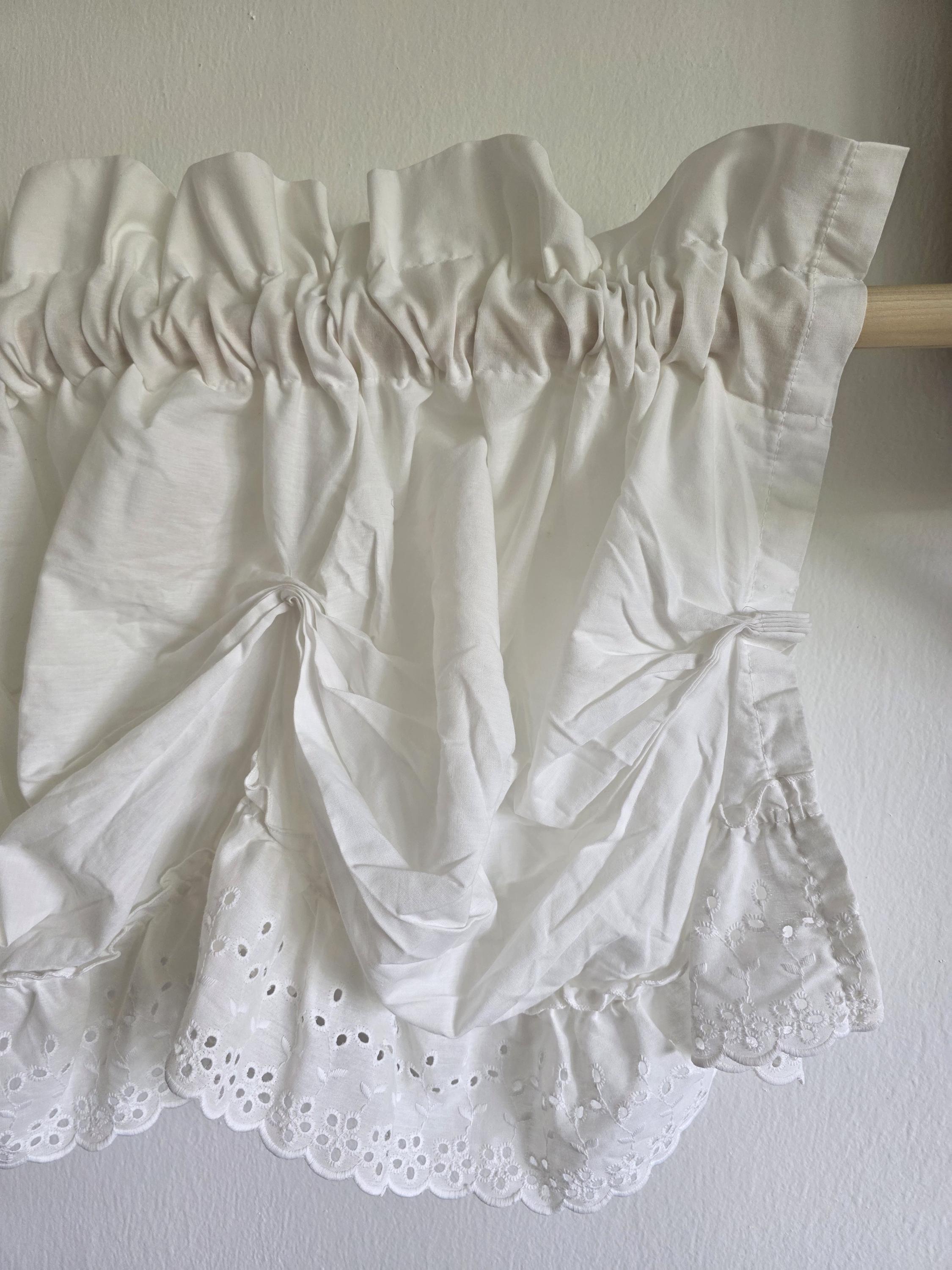 Vintage French Country Cottage White Eyelet Lace Ruffled Gathered